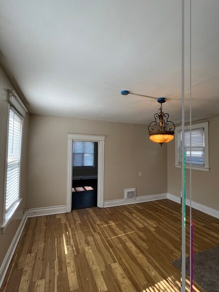 Family Room - 5108 Silver St