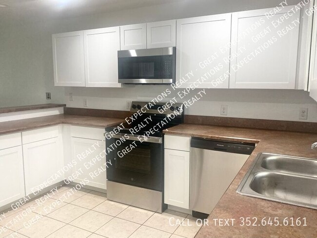 Building Photo - 6744 SE 106th St