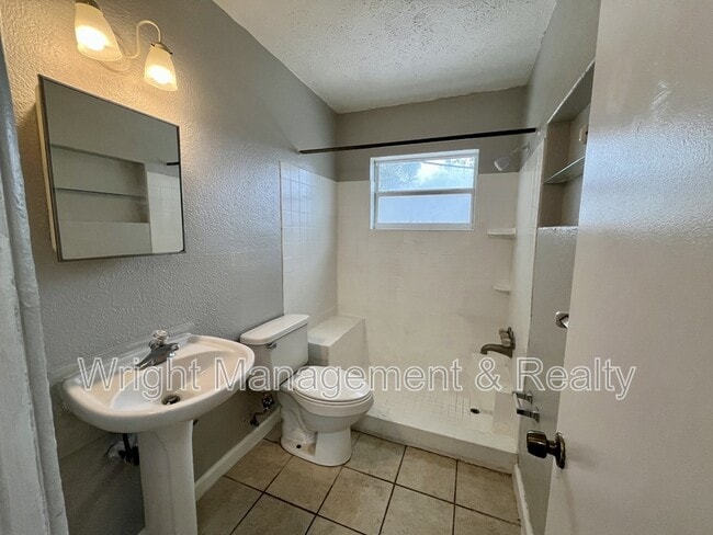 Building Photo - 10731 108th St N