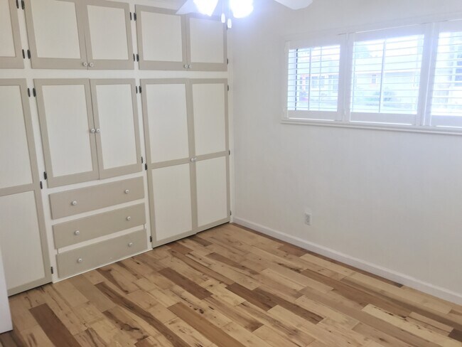 Building Photo - Beautiful Remodeled House with Large Fenced Lot and Big Garage