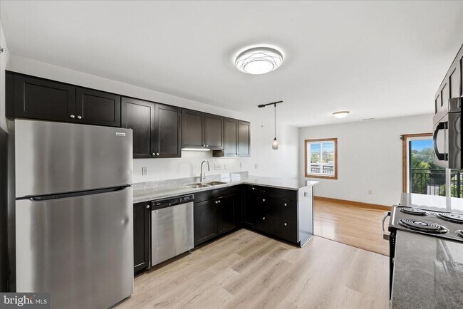 Building Photo - 443 Millwood Ave