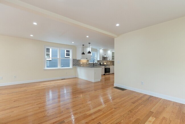 Building Photo - 48 W Tremlett St