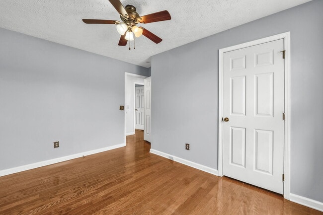 Building Photo - 912 Lyme Brook Ln