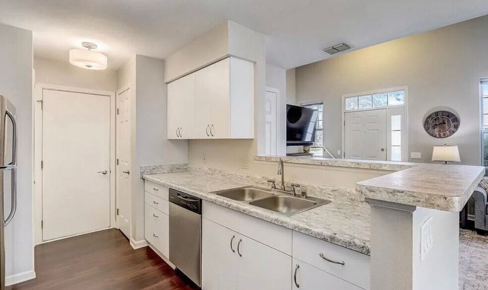 Building Photo - 2851 Holborn Cir