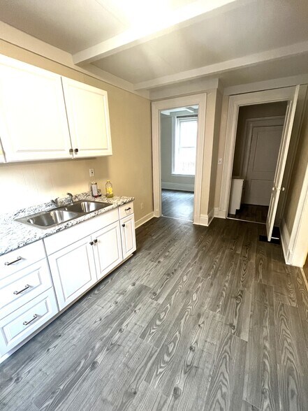 Building Photo - 239 W 16th St