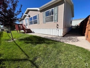 Building Photo - 3 Bedroom 2 Bath Modular Home with Many Am...