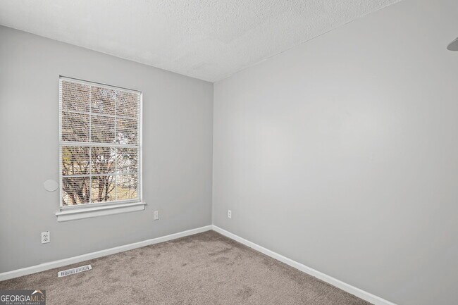 Building Photo - 5626 Pine Gate Dr