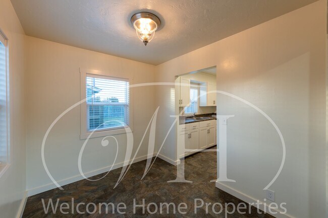 Building Photo - Newly Remodeled Single Family Home