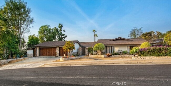 Primary Photo - 27151 Mission Hills Dr