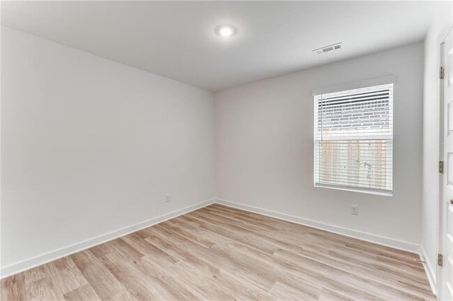 Building Photo - 4604 W Aurora St