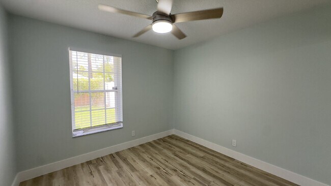 Building Photo - 13285 Opal Ln