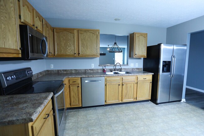 Building Photo - 209 Elkhorn Green Pl