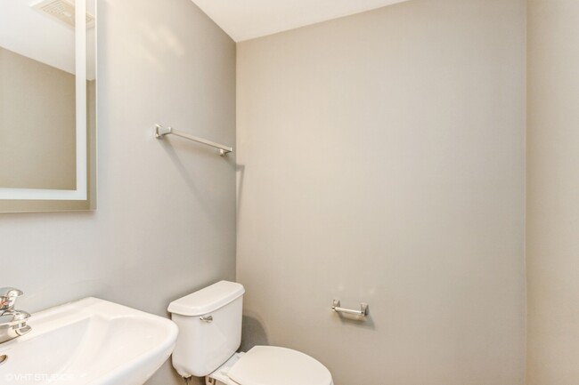Building Photo - 3023 Nicklaus Ln