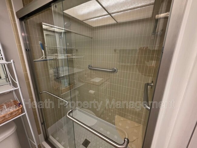 Building Photo - 1012 Pearce Dr