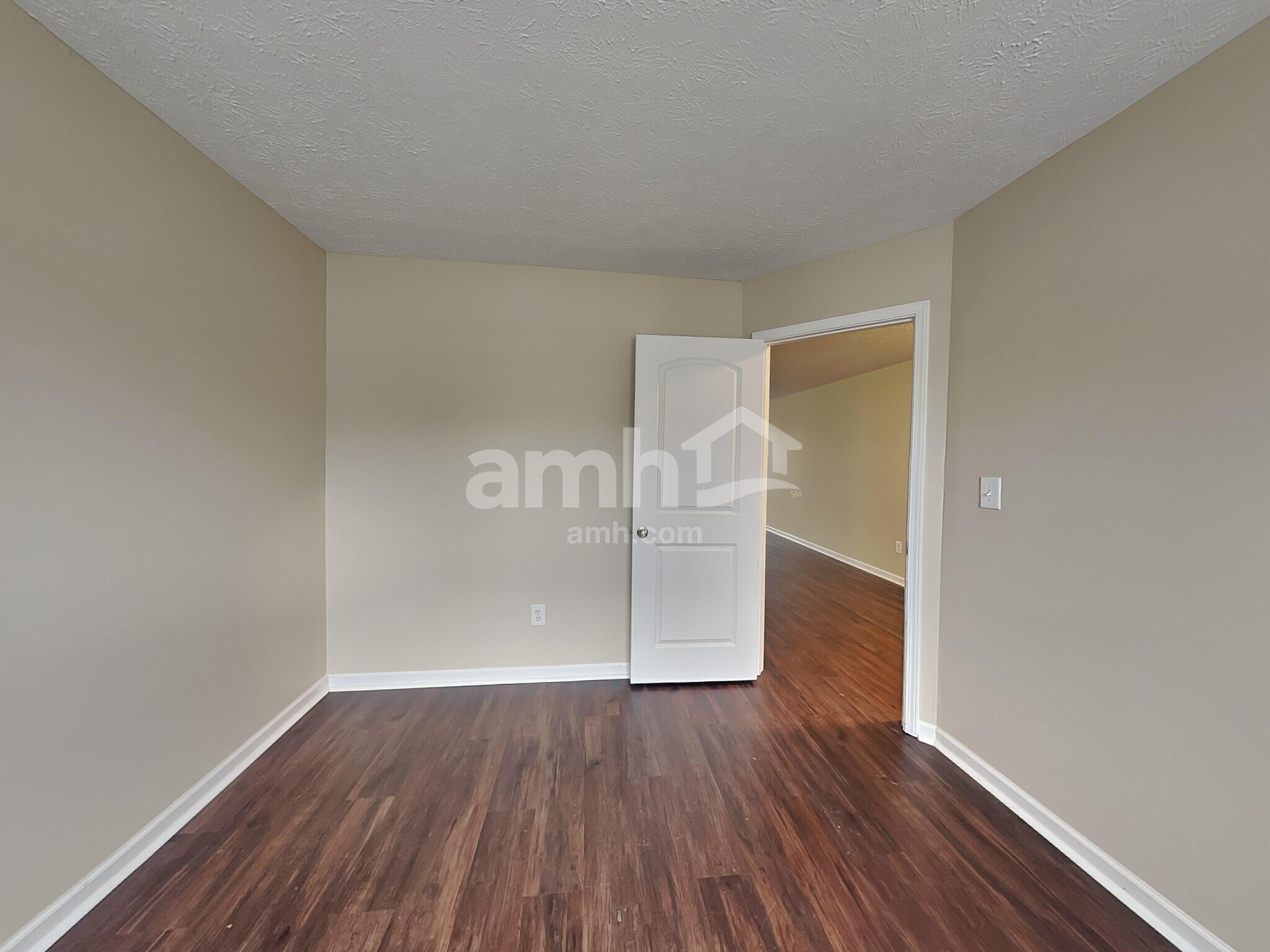 Building Photo - 7276 Burlat Ln