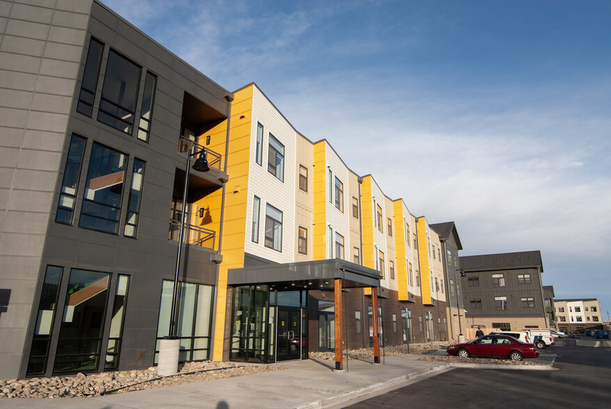 Senior Building Exterior - Willoughby Corner