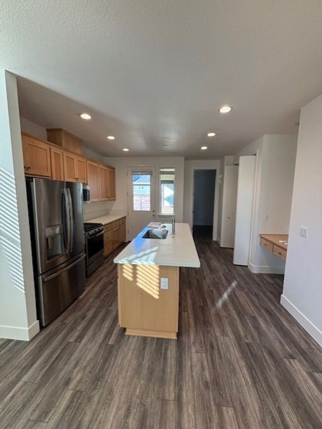 Building Photo - 1758 Thea Ave