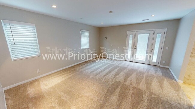 Building Photo - 10360 Londonderry Ave