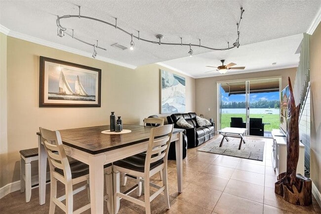 Building Photo - 4059 Crystal Lake Dr
