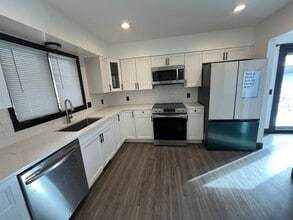 Building Photo - 9225 Garrison Way