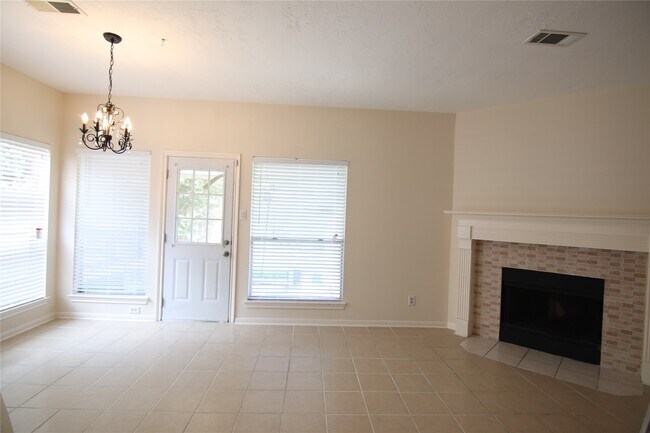 Building Photo - 3123 W Hampton Dr