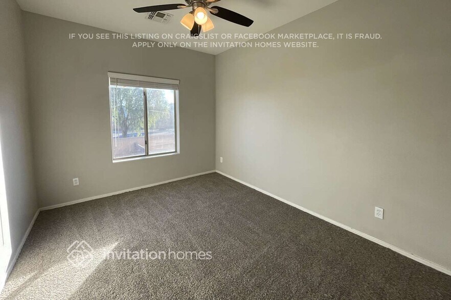 Building Photo - 1421 S 123rd Dr