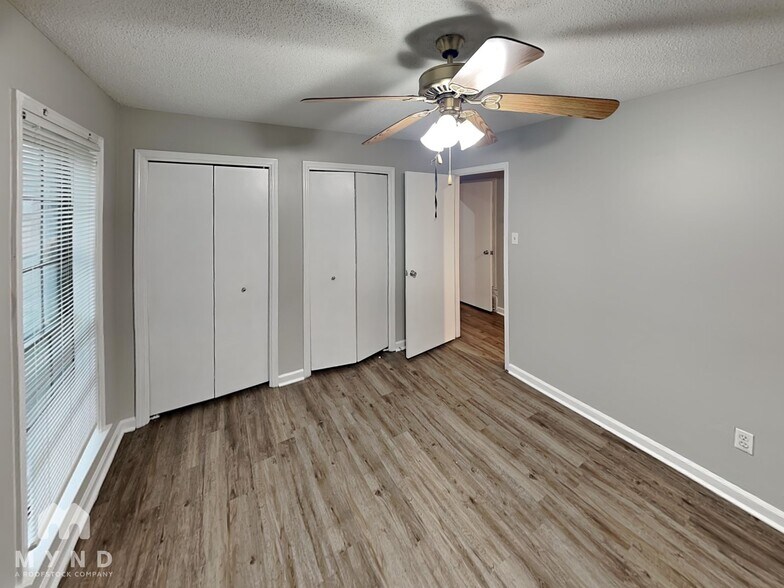 Building Photo - 6827 Starkenburg Ln