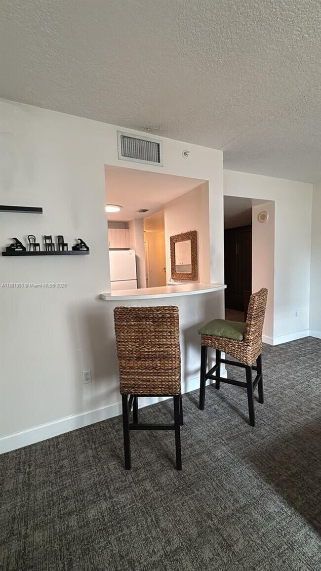 Building Photo - 50 Menores Ave