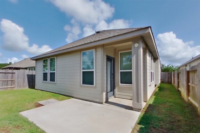 Building Photo - 23631 Gibson Frst Dr