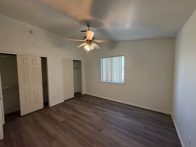 Building Photo - 2109 E Pinal Vista