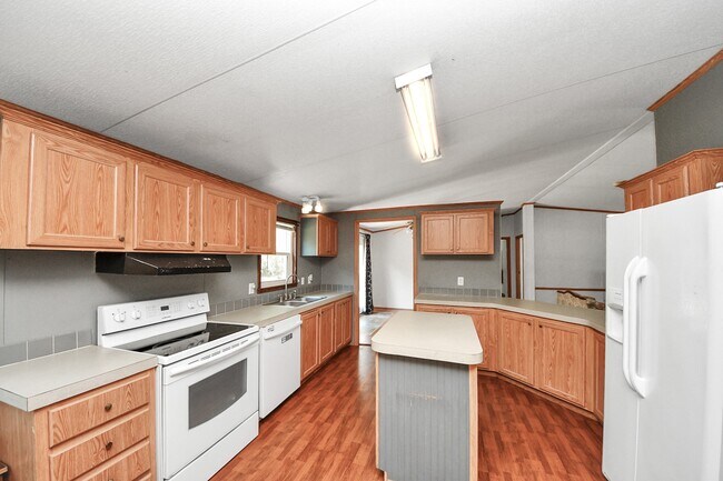 Building Photo - 16338 Hill Country Ct