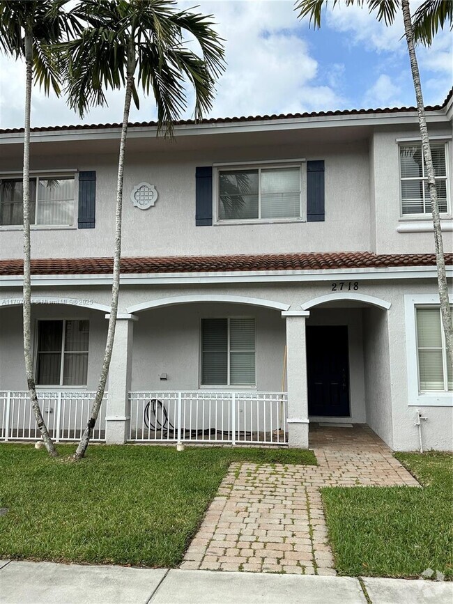 Building Photo - 2718 SW 82nd Ave