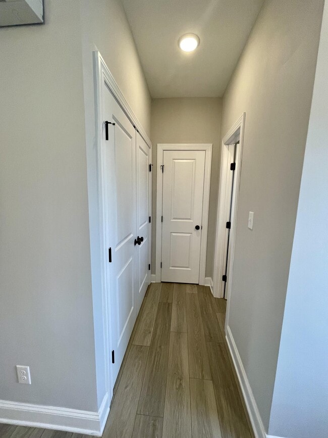 Building Photo - 1005 Ridgestone Ct