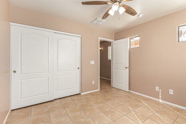 Building Photo - 10344 W Trumbull Rd