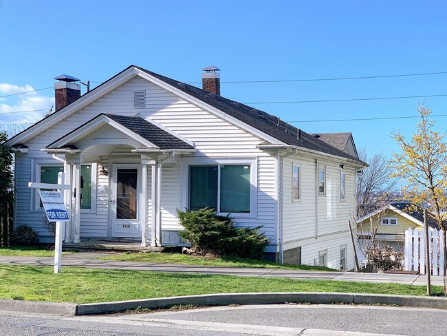Primary Photo - 1111/1113/1115 N Garden St
