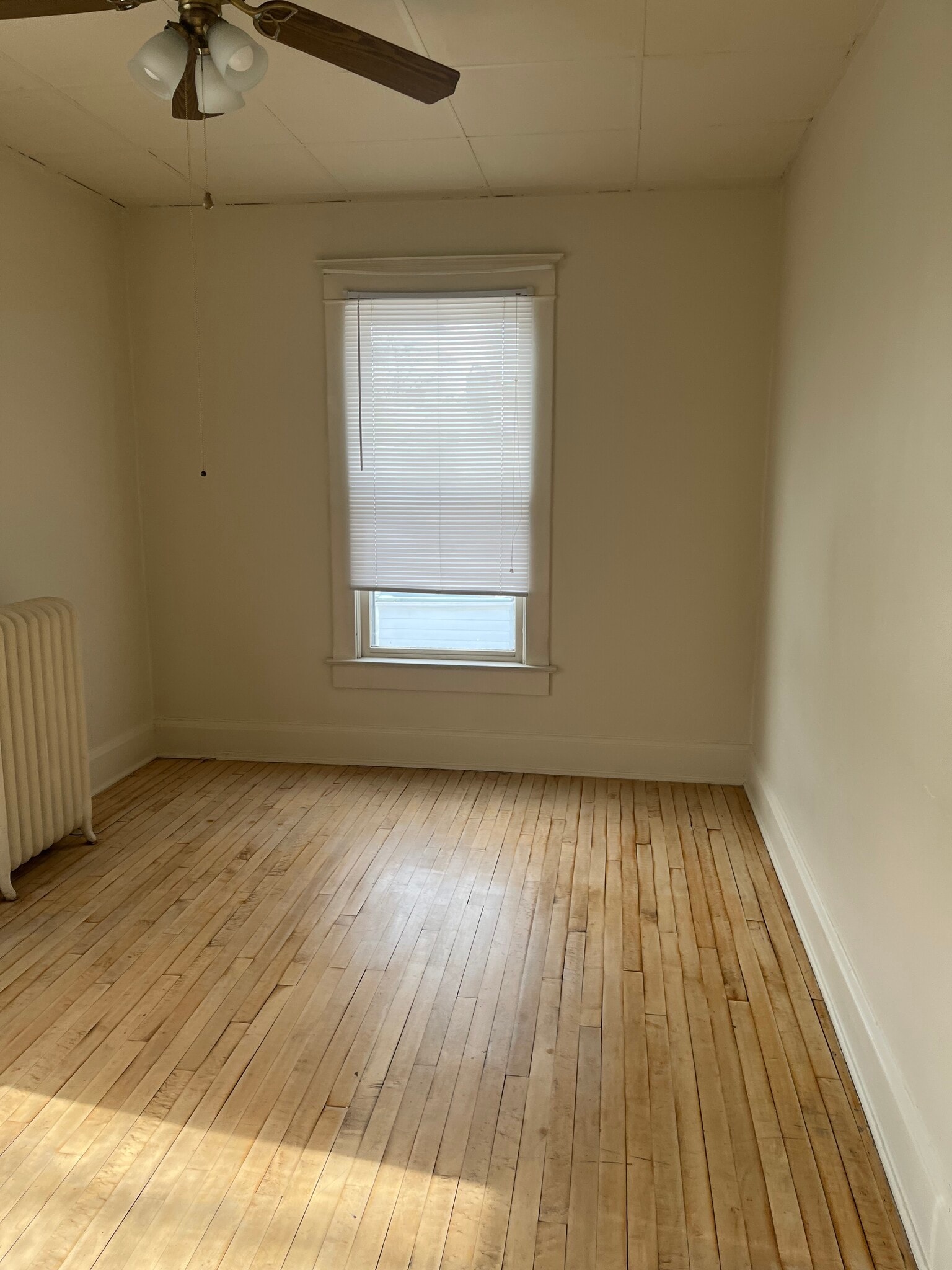 Building Photo - 807 Dousman St