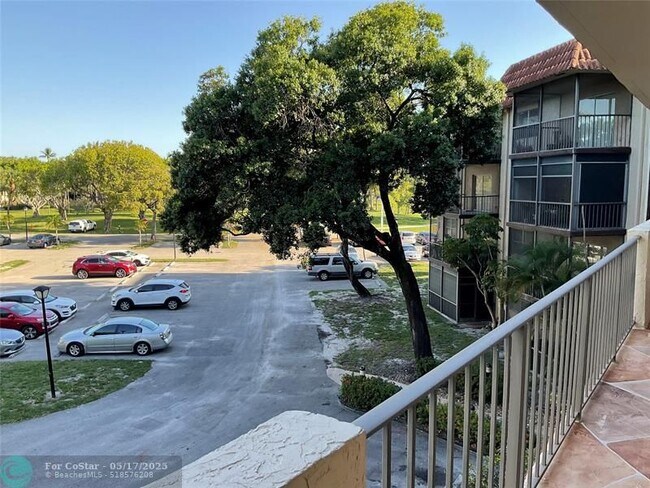 Building Photo - 6101 N Falls Cir Dr