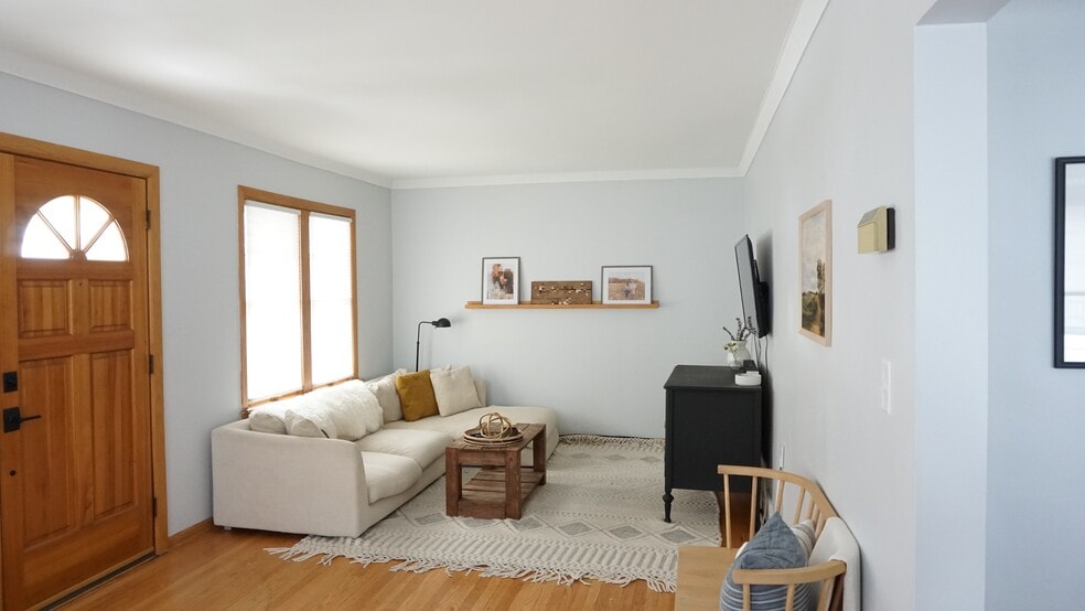 Living Room - 324 N 70th St