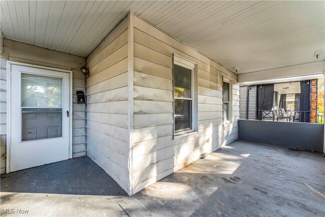 Building Photo - 2115 W 96th St