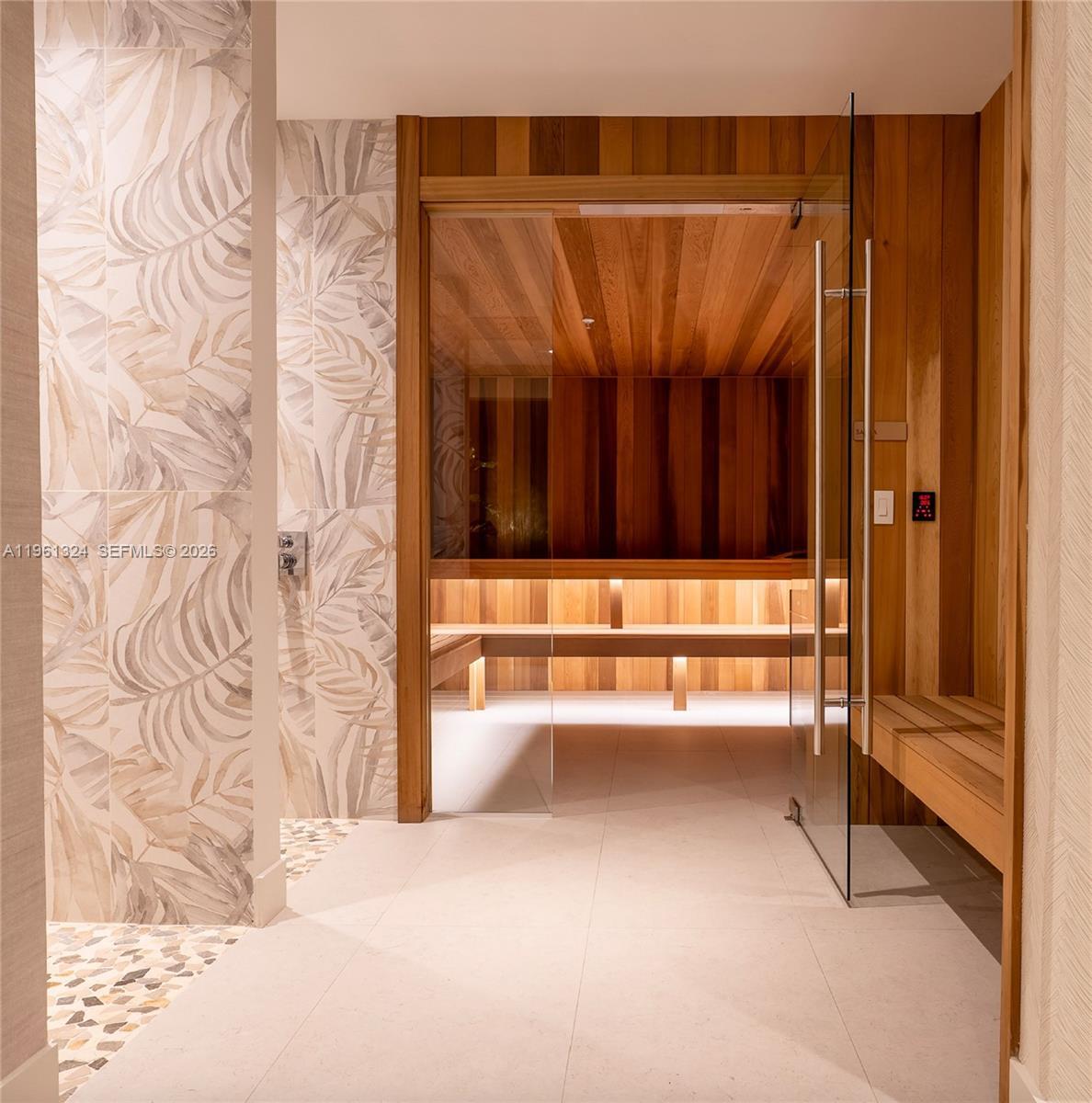 Building Photo - 700 NE 24th St