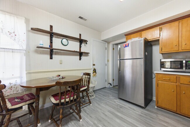 Building Photo - 205 Orkney Pl