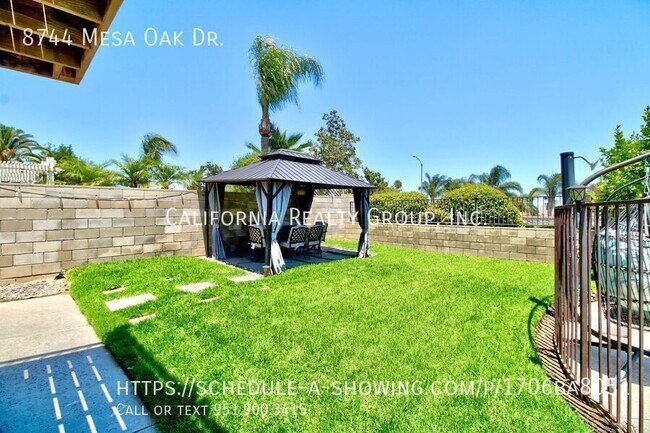Building Photo - 8744 Mesa Oak Dr