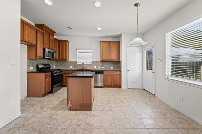Building Photo - 14286 Empanada Dr