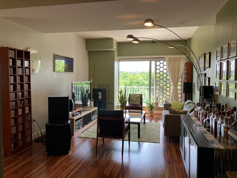 Living Room - 800 4th St SW