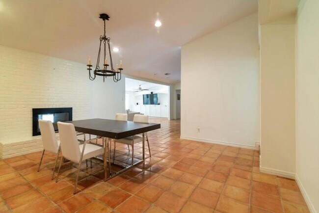 Building Photo - 10506 D-K Ranch Rd