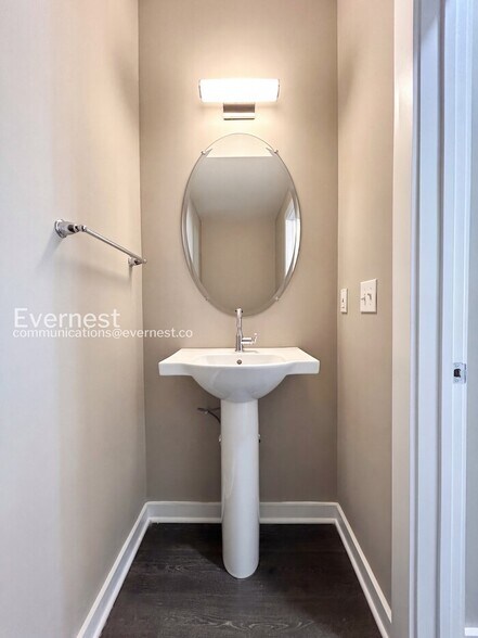 Building Photo - 305 Jeffries Wy