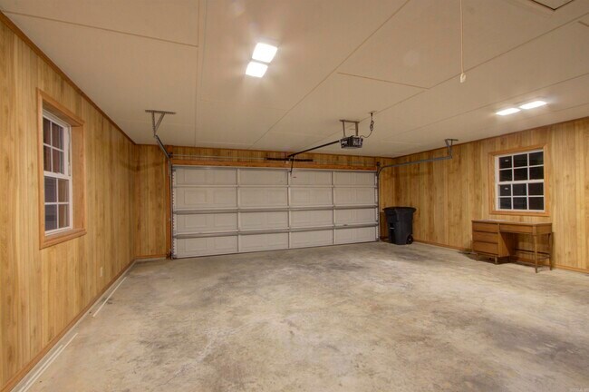 Building Photo - 720 Tennessee Acres Dr