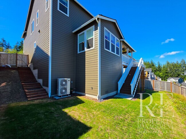 Building Photo - Elevated Northwest Living with Sweeping Seattle & Mount Baker Views