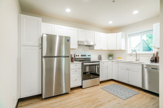 Building Photo - Stunning New Construction 1 Bedroom Cottages