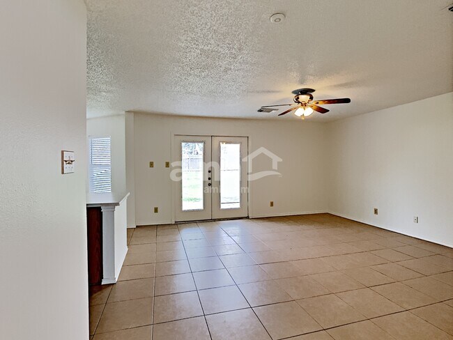 Building Photo - 8302 Parry Path